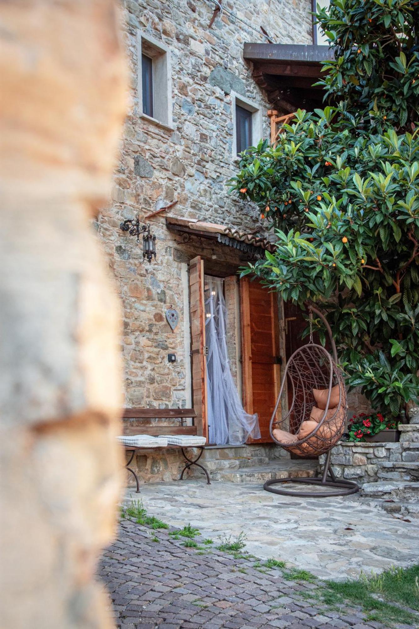 Apartamento Il Nido Di Matilde _Monolocale Design Sul Fiume_ Rossena Exterior foto